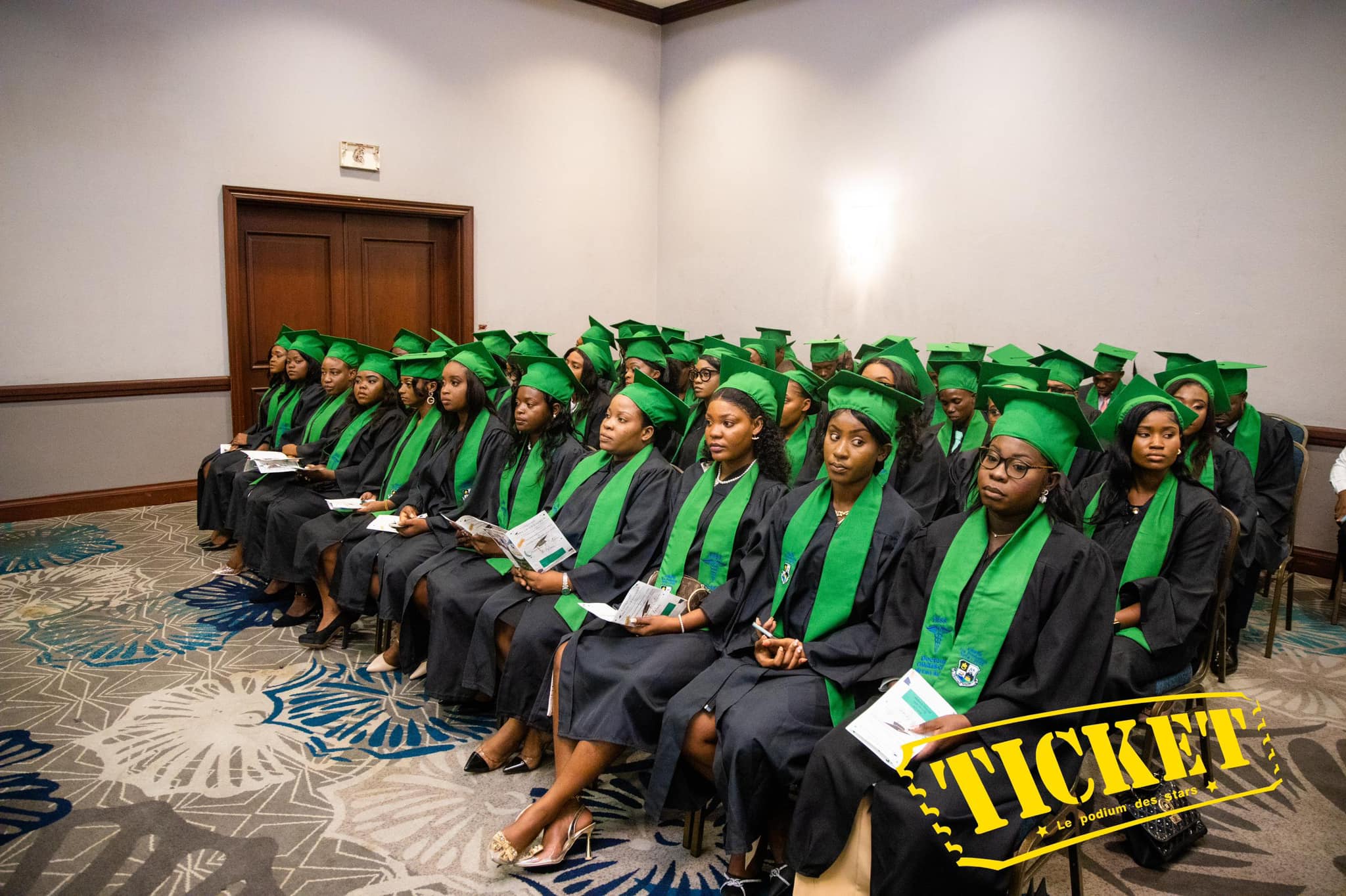 Promotion de médecins diplômés à la Faculté FMSS de l'UNEPH, Haïti